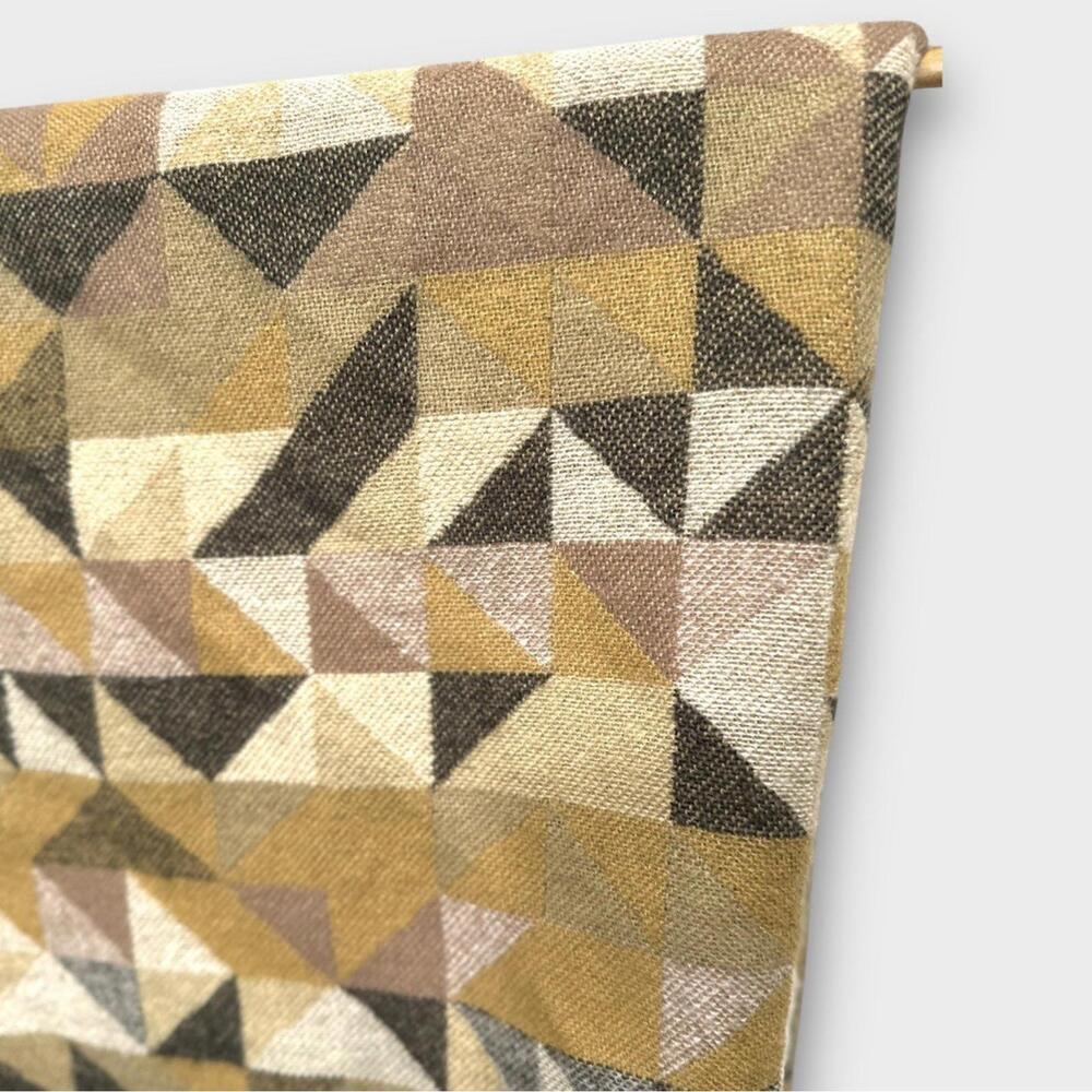 Unbranded Women’s Blanket Scarf Geometric Neutral Multicolor Slight Fringe 70" - Picture 2 of 10